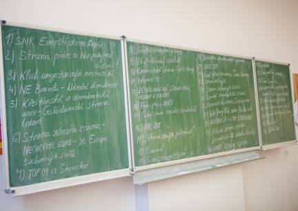 Seznam kandidujících uskupení -  Obchodní akademie a jazyková škola v Liberci