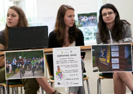 Další tým z Benešova uspořádal cyklistický závod pro děti s Dětského domova a všech základních škol v Benešově, výtěžek šel na konto DD